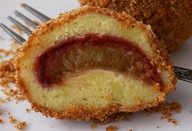 Like sau distribuie pagina prietenilor ! Galuste Cu Prune Gomboti Sau Knedle Reteta Pas Cu Pas Laura Laurentiu Recipe Deserts Food Desserts