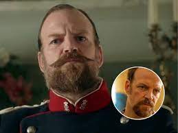 No te has dado cuenta: el sargento Burdina de 'La Promesa' ya interpretó a  otro inspector en una conocida serie