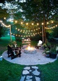 Feuerstelle Im Garten Lichterkette Abendstunden Gemutlich Verbringen Im Garten Abendstunden Feuerstelle Garten Gemut In 2020 Backyard Seating Backyard Fire Backyard