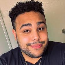 Aaron Weldy's Instagram, Twitter & Facebook