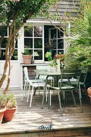 Ensemble Table Et Chaises En Metal Coloris Cactus Et Blanc En 2020 Meuble Jardin Mobilier Jardin Chaise De Jardin