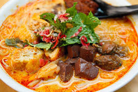 Operating for more than 16 years in the city, the owner, madam loi, loyally serves delicious curry mee to the locals. Jia Li Mian Shi Guan Penang Curry Mee Pandan Jaya Kl Malaysian Flavours