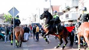 Een groep tegendemonstranten met een turkse vlag zorgde voor onrust en. Politie Eindhoven Stopt Demonstratie Pegida Na Onrust Nu Het Laatste Nieuws Het Eerst Op Nu Nl