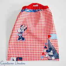 bavoir serviette de table pour maternelle cantine creche a la maison chez la nounou coton mickey et minnie bavoirs serviette de table mickey et minnie