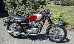 This color scheme was popular in 1978. 1973 Triumph Bonneville 750 T140v
