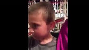 Texas : un père de famille réussit à rattraper son fils alors que la  ceinture du grand huit casse