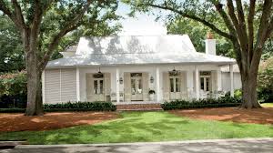 Exterior paint colors 2020 were born to satisfy your need to stand out from the block. Choosing Exterior Paint Colors Southern Living Youtube