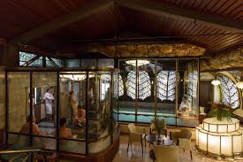 Sauna Deco is chic relaxation in Parisian allure