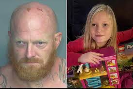 We finally have the audio recording of Viper Room's Head of Security from  that night, Big Ed Shaw, and former Viper Room Manager, Richard Albertini.  River is mentioned at about 14.11 and