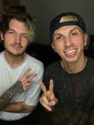 Kevin Stengel's Instagram, Twitter & Facebook