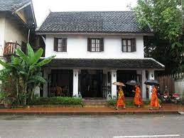 The best package tours mekong river cruise chiang mai to luang prabang thailand to laos this trip mekong river cruise chiang mai to luang prabang, thailand to laos departure from chiang mai by car or minivan visit the white temple in chiang rai and overnight in chiang khong the second day takes the slow boat tour to pakbeng overnight there one night and continue to luang prabang, this tour. The Chang Inn Picture Of Cafe De Laos Luang Prabang Tripadvisor