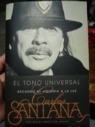 Esta imagen del guitarrista Carlos Santana en el balcón del palacio  municipal fue captada durante el Carnaval Autlán 2001, en esta visita  recibió las llaves de la ciudad, además del nombramiento de “