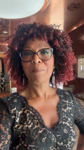 Greetings Y'All, So happy to share this Feelin' Good moment. Many thanks @ danielle.ferris for taking out your phone! #lisasimone #feelingood  #adelaide #australia #liveperformance #music #magic