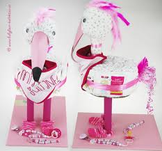 Windeltorte Flamingo Ausgefallene Windeltorten Geburtsgeschenke Windeltorte Madchen Anleitung Selbstgemachte Geschenke Zur Geburt Windeltorten Madchen