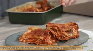 Scopri ingredienti, preparazione e segreti la ricetta napoletana a differenza delle altre, prevede anche un sugo molto ricco e laborioso per la. Ricette All Italiana Ricetta Lasagna Napoletana Di Anna Moroni