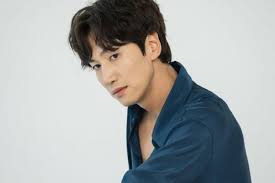He made his acting debut in the sitcom here he comes (2008). What Is Lee Kwang Soo S Net Worth Career Awards So Far Otakukart