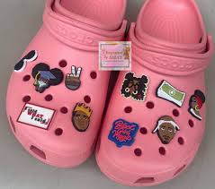 How To Put Jibbitz On Crocs: Original, Clip, And Tie Jibbitz
