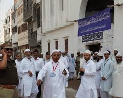 Salah satu tugasnya adalah mencatat dan menuliskan setiap wahyu yang diterima rasulullah saw. Inauguration Of Madrasa Zaid Bin Sabit Le Tahfizil Quranil Kareem Al Jamia Tus Salafiah Varanasi India Al Jamia Tus Salafiah Varanasi India