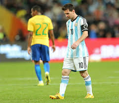 Ídolo argentino, maradona diz que messi deveria abandonar a seleção, já que é início/américa do sul/argentina/para maradona, messi deveria deixar seleção argentina: Messi Nao Jogara Contra Brasil Mas Afa Aposta Que Ele Ainda Voltara A Selecao Argentina Jovem Pan