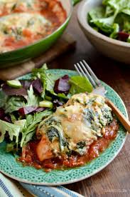 Syn Free Ricotta Spinach Topped Chicken Slimming Eats Slimming World Recipes Dinner Recipes Healthy Family Spinach Dinner Recipes Slimming Eats
