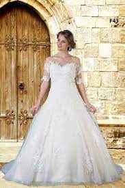 Bilder finden, die zum begriff hochzeitskleid passen. Brautkleider Auch In Grossen Grossen Brautmode Auch Fur Mollige