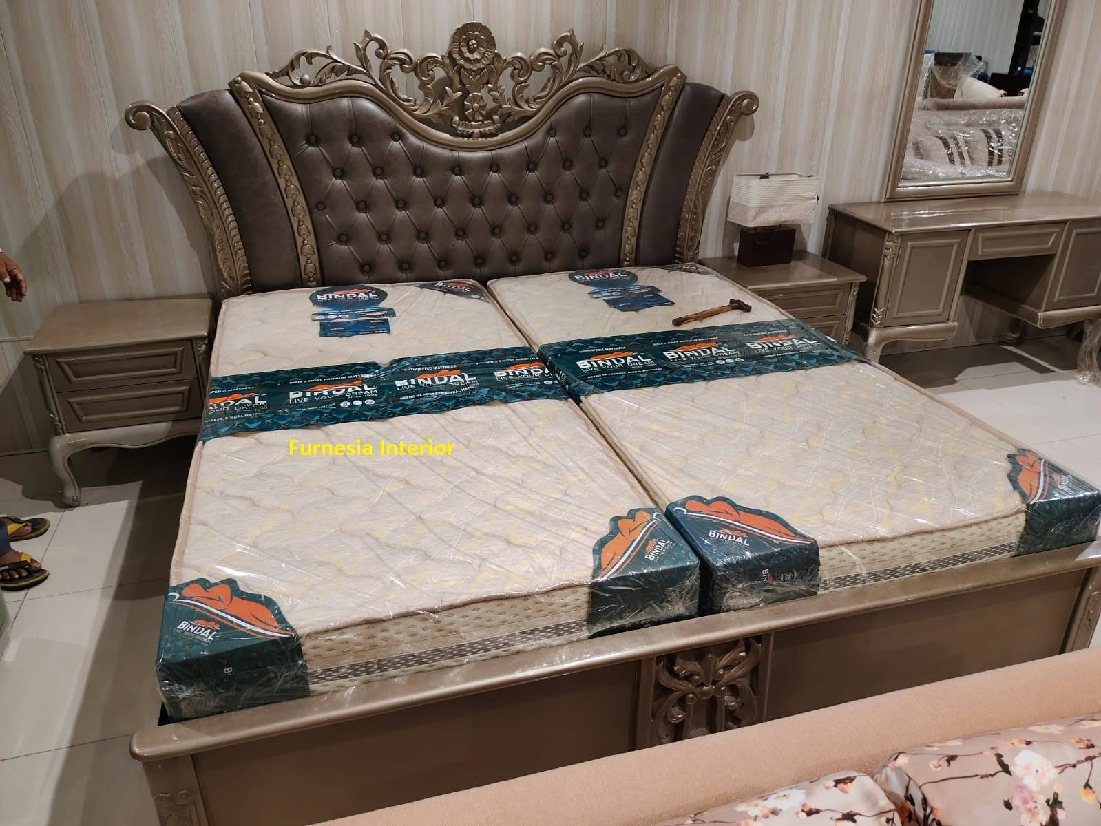 Modern Luxury Carving King Size Bed