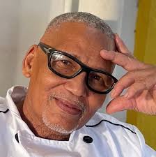 Jean Zenarre Père fondateur du groupe Chiktay, nous a quitté un 17 octobre  2007 . C'était un homme perfectionniste franc et passionné qui n'avait pas  sa langue dans sa poche. Il défendait