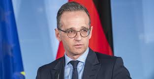 Das thema kinderehen wird auf sozialen netzwerken kontrovers diskutiert. Maas Und Jolie Kampfen Gegen Sexuelle Gewalt Nw De