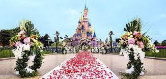Heiraten Im Disneyland Paris Heiratsantrag Verlobung Disney Wedding Venue Disneyland Wedding Disney Wedding