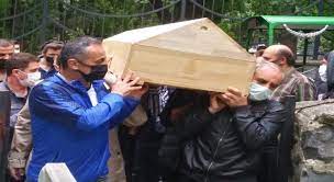 Ünlü besteci ve keman virtüözü selçuk tekay hayatını kaybetti. Rra0qivlydxubm