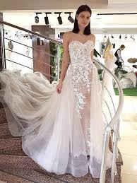 Kaufen sie von milanoo für das schicke und gute qualit?t 2021 boho & bohemian hochzeitskleid in einem erschwinglichen preis. Schulterfreies Brautkleid Mit Corsage Und Spitzenapplikationen Auf Oberteil Und Rock Und Ube Fit And Flare Brautkleid Hochzeitskleid Ballkleid Kleider Hochzeit