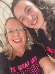 Our amazing tour MD Sabrina Parente with our choir MD Beth who joined for  an unexpected surprise visit! Here we both are with our host MD Mike  Gibbons 🎵💖🙌