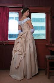 Robe De Mariee Victorienne 1880s Bustle Milk White Gown Etsy Victorian Ball Dress Wedding Dress Bustle Tea Length Bridesmaid Dresses