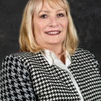 Amanda Snelling's Instagram, Twitter & Facebook