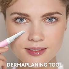 Amazon.com: Dermaplaning 女款臉部去角質工具耐用眉刀附4 個可更換刀片臉部刮鬍刀適合女性桃紅絨毛和死皮的禮物