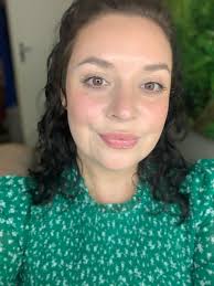 Westman Atelier pink bubble powder for brightening