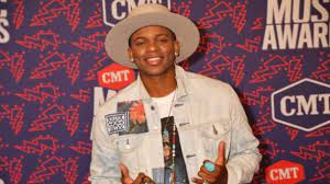 Make Me Want To Marry You Jimmie Allen Engaged To Girlfriend Alexis Gale Ktlo