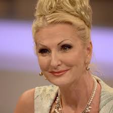 Promis unter Palmen: Désirée Nick kehrt nach Ausstieg eines Kandidaten  zurück