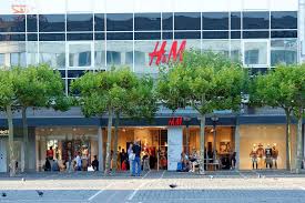 Oferecemos qualidade sustentável, ao melhor preço. Tienda H M En Francfort Del Meno Alemania Imagen De Archivo Editorial Imagen De Minorista Cliente 167986929