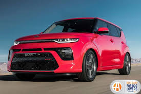 10 Best Cars For Dog Lovers Autotrader In 2020 Subaru Outback For Sale Jeep Dogs Kia
