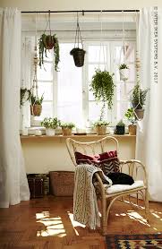 Wil Je Wat Groen In Huis Tover Je Ramen En Muren Om Tot Originele Plantentuintjes En Boost Je Welzijn Ontdek Onz Tuinramen Diy Plantenbakken Hangende Planten