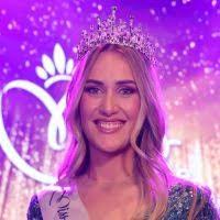 Layla Berry's Instagram, Twitter & Facebook