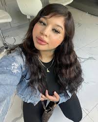 Alice Ashley's Instagram, Twitter & Facebook