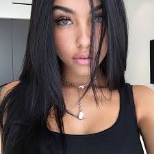 Chi ha i capelli castani e gli occhi verdi dovrebbe puntare a un look che, attraverso un equilibrio di tinte e di sfumature, . Madison Beer On Instagram Im Much More Excited About My Birthday Than This Photo Makes Me Out To Be Dark Hair Hair Beauty Beautiful Eyes