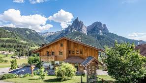Gestori fantastici e disponibili, ottima posizione, molto pulito e rapporto qualità prezzo ottimo. Farm Holidays In Castelrotto Alpe Di Siusi South Tyrol