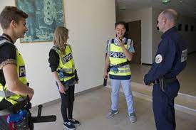 There is always an officer on duty who will respond to calls for assistance. Morgane Salope Makala Za Stefanini
