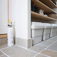 kurasumu クラスム さんはinstagramを利用しています コンセントの位置 大事ですよ 横にスライドして見てください instagramで見つけた上手な暮らしやアイディアなどの投稿をご紹介いたします 今回ご紹介するのはこ trash can tall trash can display