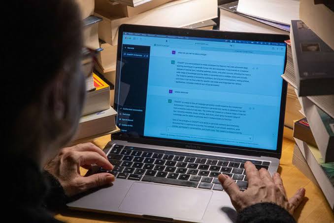 How X Reverse Image Search Can Support Online Dating Safety