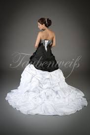 Wir sind sicher, dass unter unseren brautkleidern das kleid ihrer träume ist. Brautkleid Tw0199b In Schwarz Und Weiss