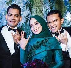 Executive director pointray (m) sdn. 10 Gambar Abang Ummi Nazeera Buat Netizen Confuse Tapi Memang Kacak Cun Habis Maskulin